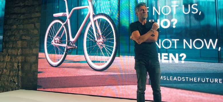 Derivar Agotamiento Rafflesia Arnoldi Marc Simoncini lance Angell, son "smart bike", pour réinventer la mobilité  urbaine