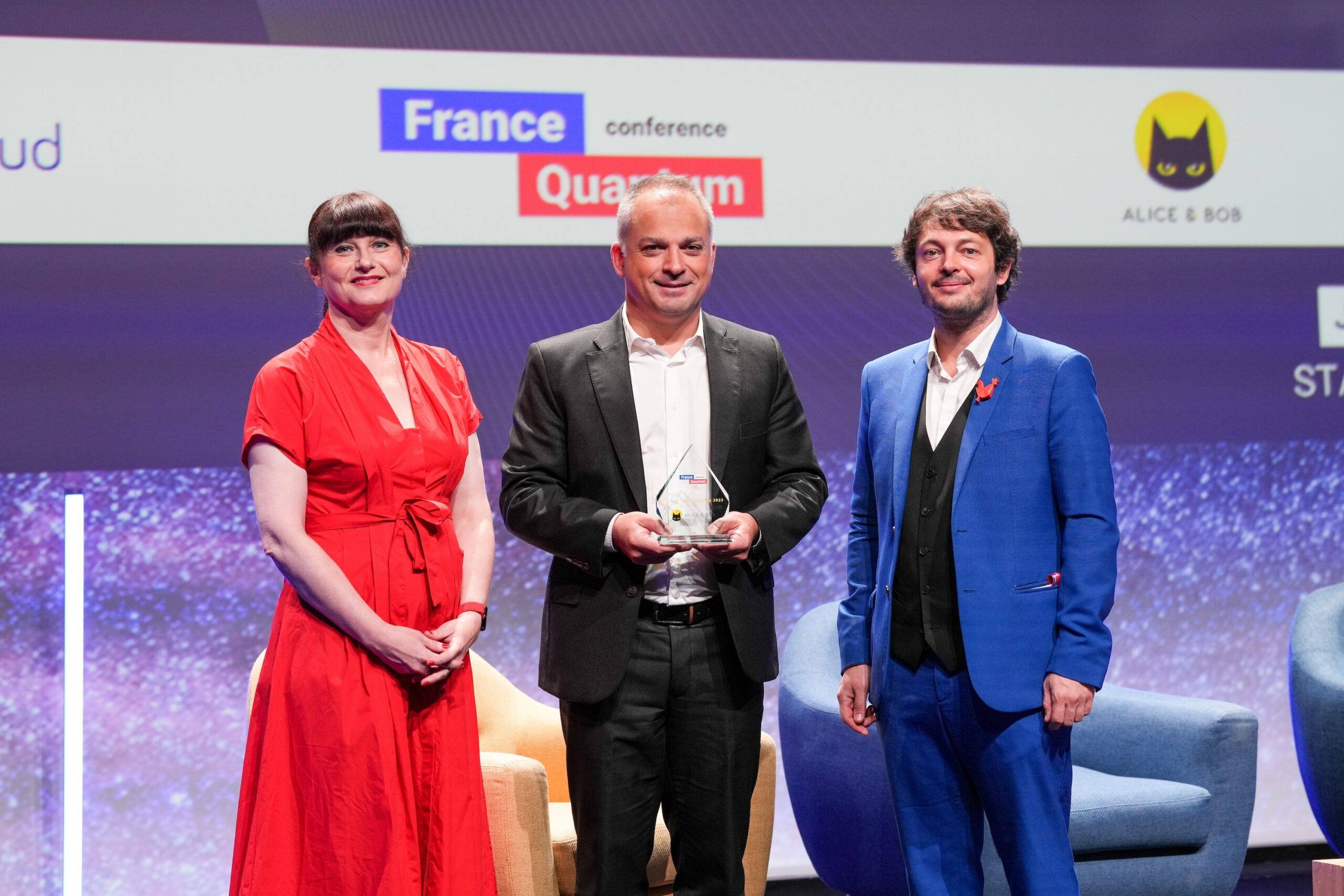 Fanny Bouton (OVH), Elie Girard (Alice&Bob) et Damien Gromier (France Quantum)